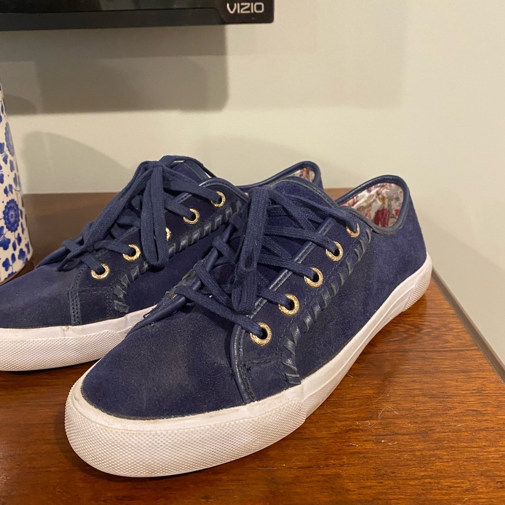 Jack Rogers navy lace up shoes